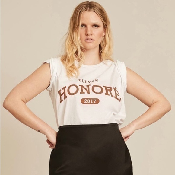 11 Honore Tops - NWT 11 Honoré Collection Tiana Graphic Tee size 2x or 18/20